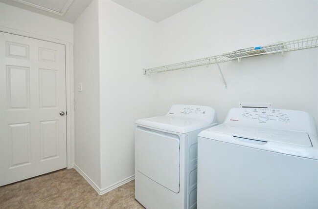 Building Photo - 1646 Perennial Ln