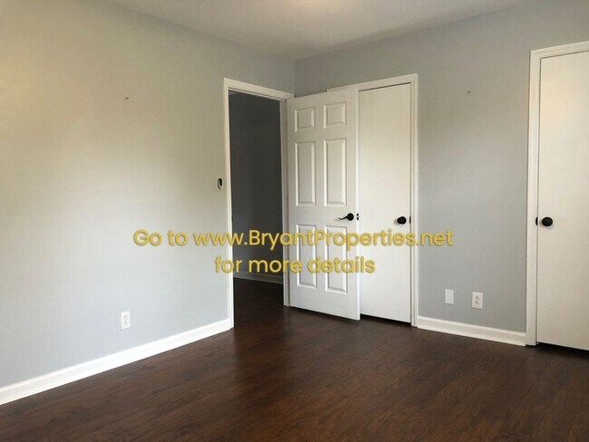 Building Photo - 229 Edgewood Dr