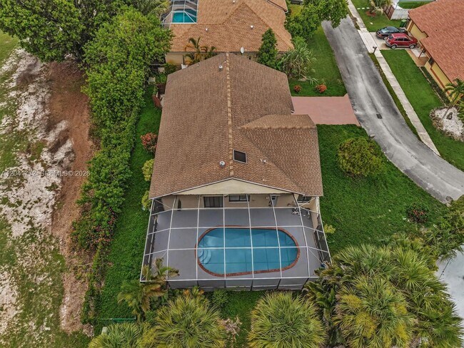 Building Photo - 8813 NW Paradise Ct