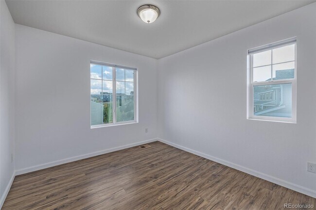 Building Photo - 5367 Spring Ridge Trl