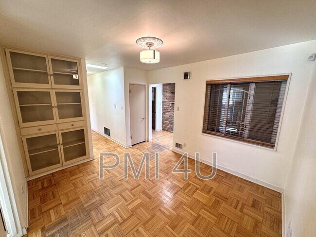 Building Photo - 1421 Stanford Dr NE