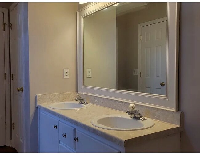 Building Photo - 921 Pebble Beach Cir
