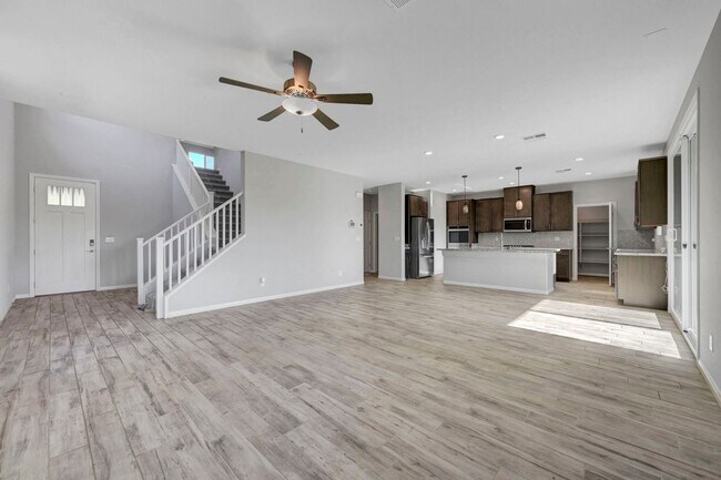 Building Photo - Gated community Located within the Valley Vista Master Plan. 4 Bed 3 Bath features and Open and i...