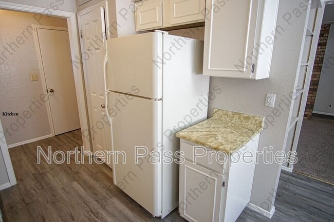 Building Photo - 10521 Gala St