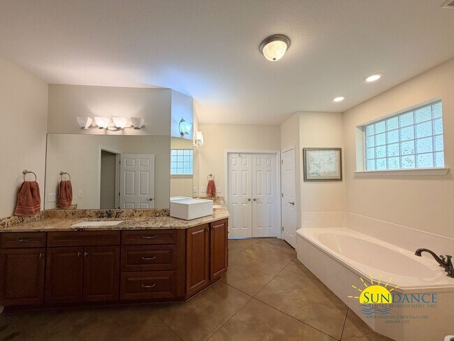 Building Photo - Beautiful Waterfront Property Near The Pallet Bar, Convenience Stores & Goofy Golf!
