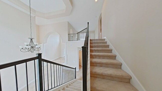 Building Photo - Beautiful 4-bedroom , 4 bathroom House wit...