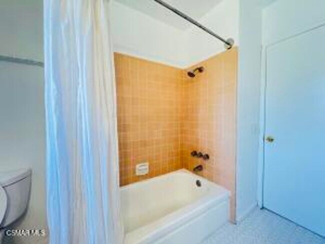 Building Photo - Don't miss this beautifully maintained 5-b...