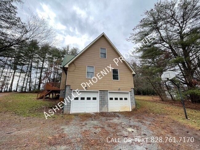 Building Photo - 1835 Granite St