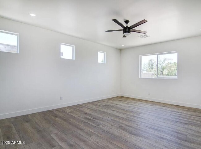 Building Photo - 7748 N 13th Pl