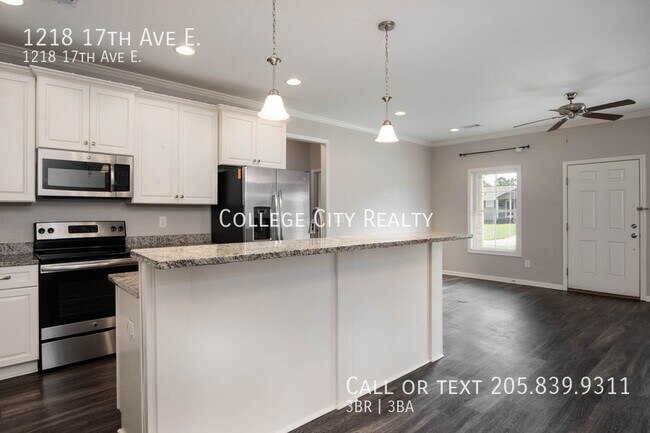 Building Photo - 1218 17th Ave E