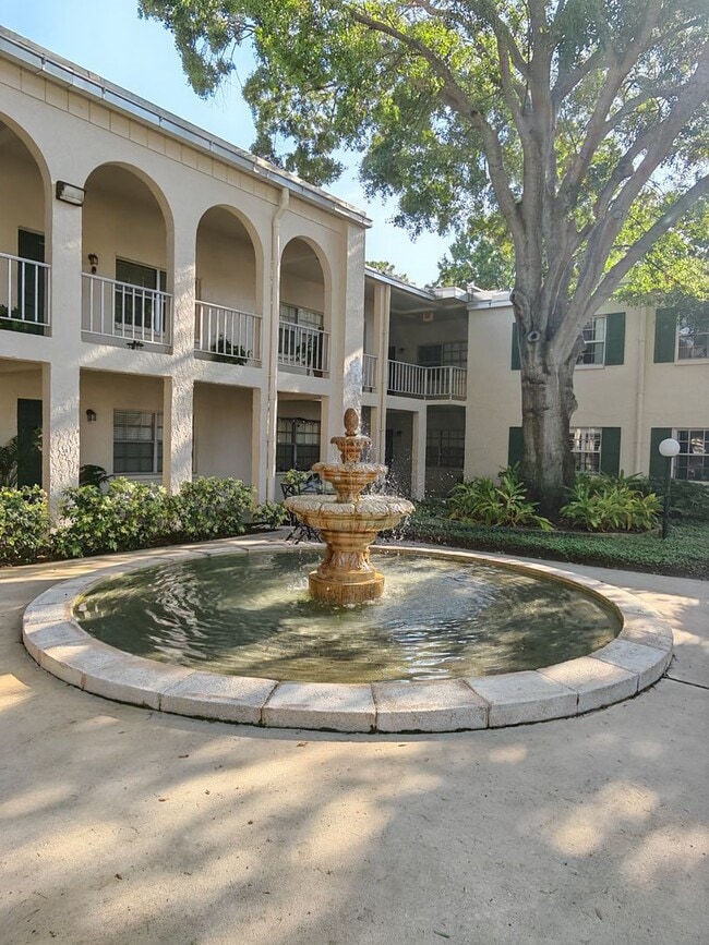 Building Photo - Charming 2-Bedroom Home in an Unbeatable L...