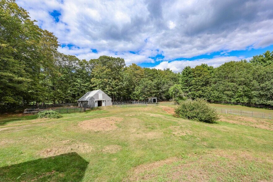 Building Photo - 55 Holbrook Hill Rd