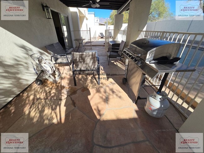 Building Photo - NE off Wrightstown & Pantano 3/2 with pool, patio and loads of upgrades