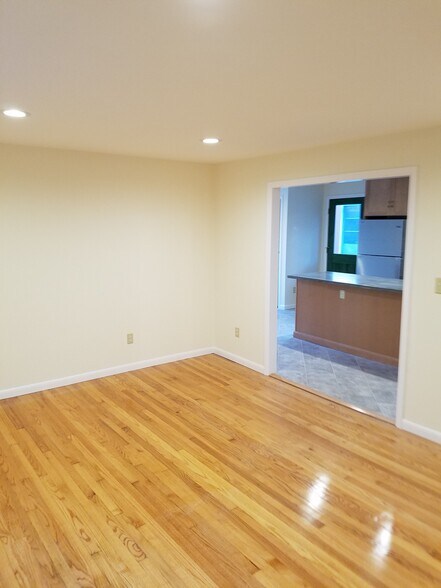 Building Photo - 30 Jenkinstown Rd