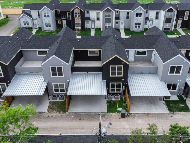 Building Photo - 15 N Crown Ln