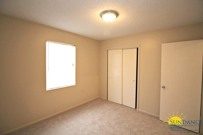 Building Photo - Great 3 Bedroom Home in Fort Walton