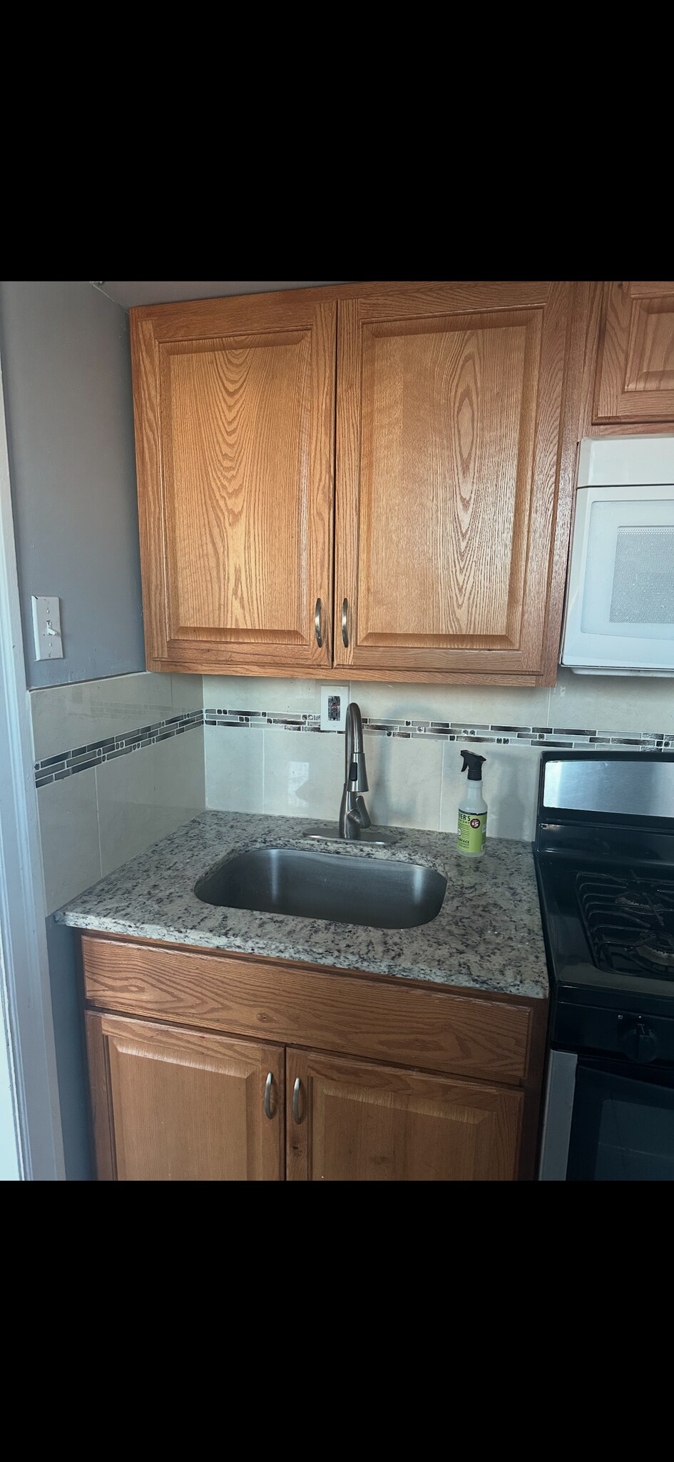 Building Photo - 712 Church Ln