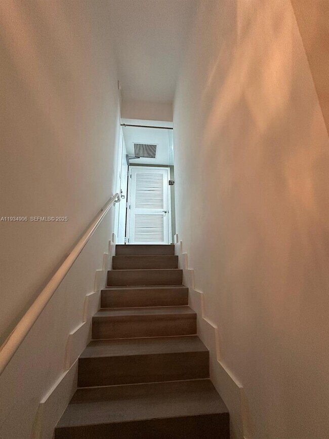 Building Photo - 400 Sunny Isles Blvd