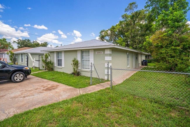 Primary Photo - 5441-5443 Sago Ave