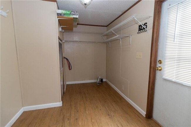 Building Photo - 400 Jefferson Dr