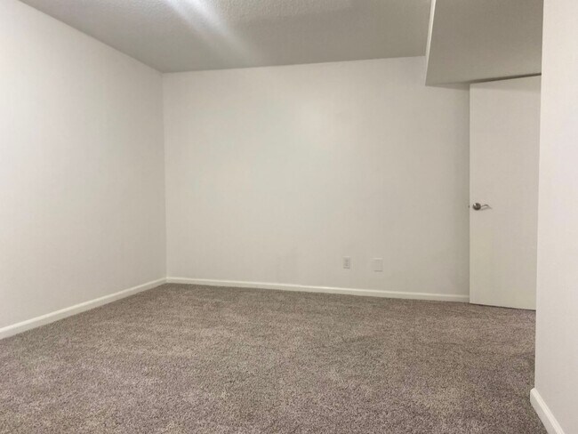 Building Photo - Italian Estates Property Management