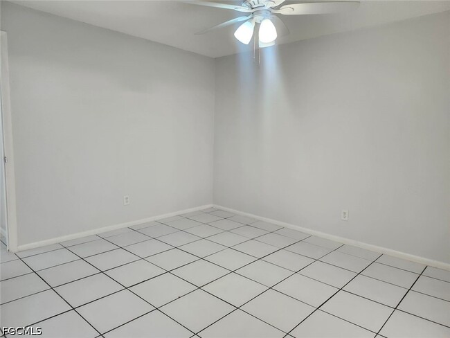 Building Photo - 1901 SE 15th Pl