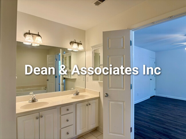 Building Photo - 463 Reach Dr