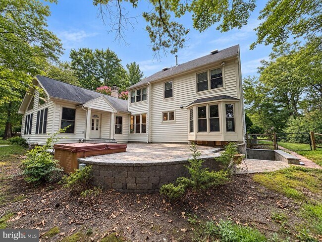 Building Photo - 6762 Bronze Post Rd