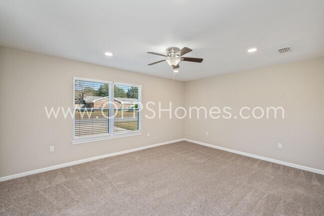 Building Photo - 606 Ironwood Dr