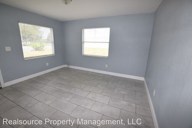 Building Photo - 2 br, 1 bath House - 4943 Pine Hills Road