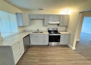 Building Photo - 10601 NW 45th St