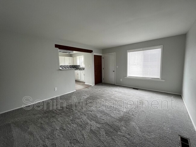 Building Photo - 3302 Greenfield Rd