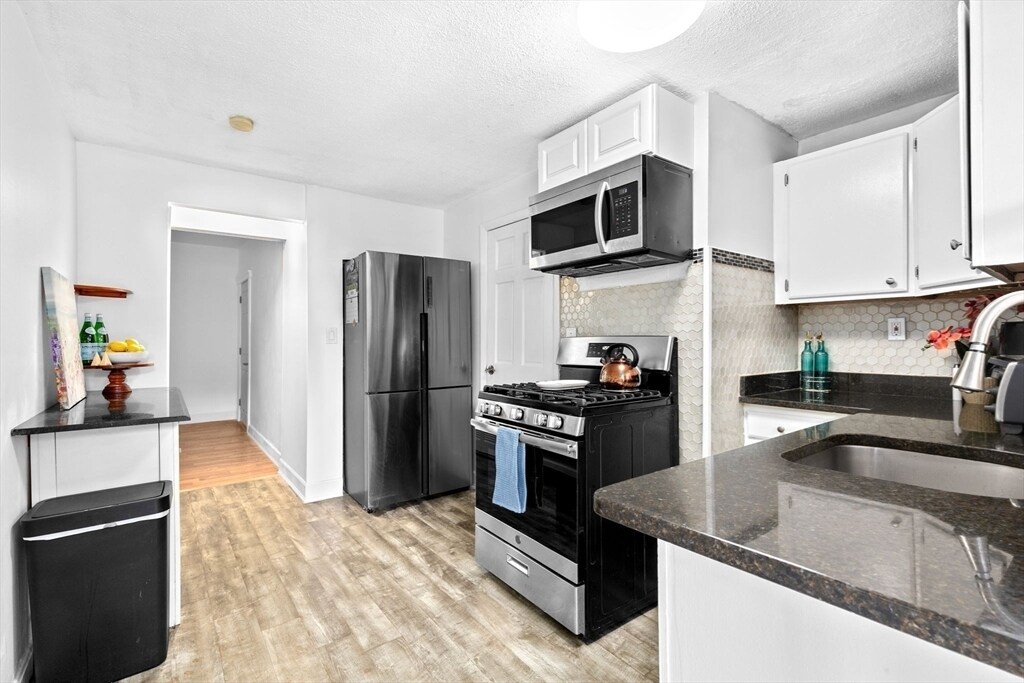 Building Photo - 345 Lowell St