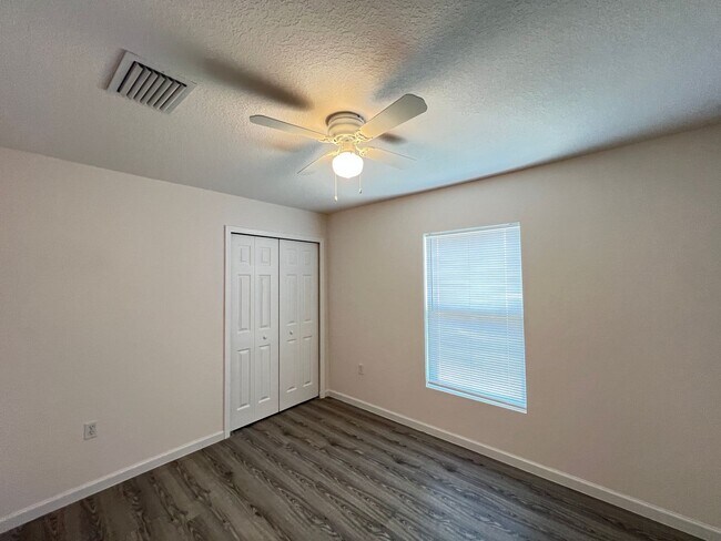 Building Photo - Beautiful and Lovely 3BD/2BA Home in Ocala!!l