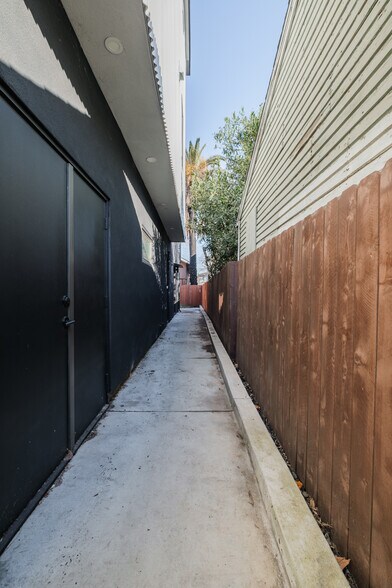 Building Photo - 2715 Tomato Alley