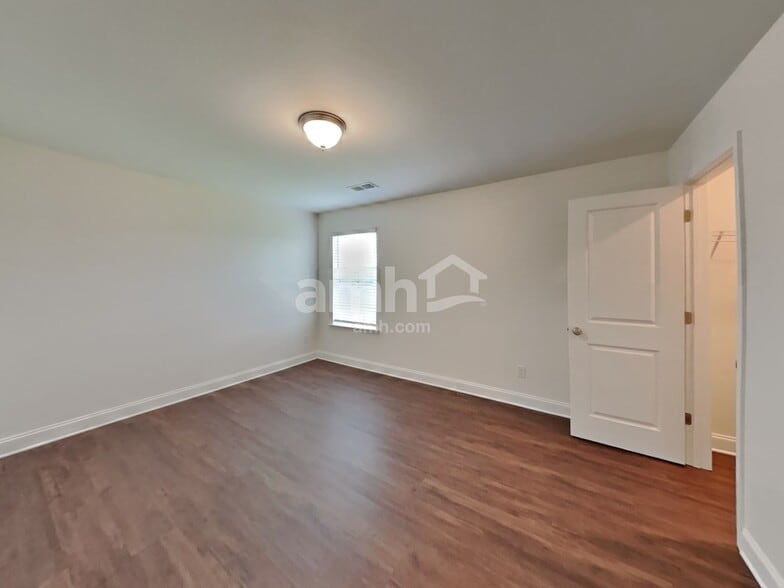 Building Photo - 130 Hazel Pk Dr