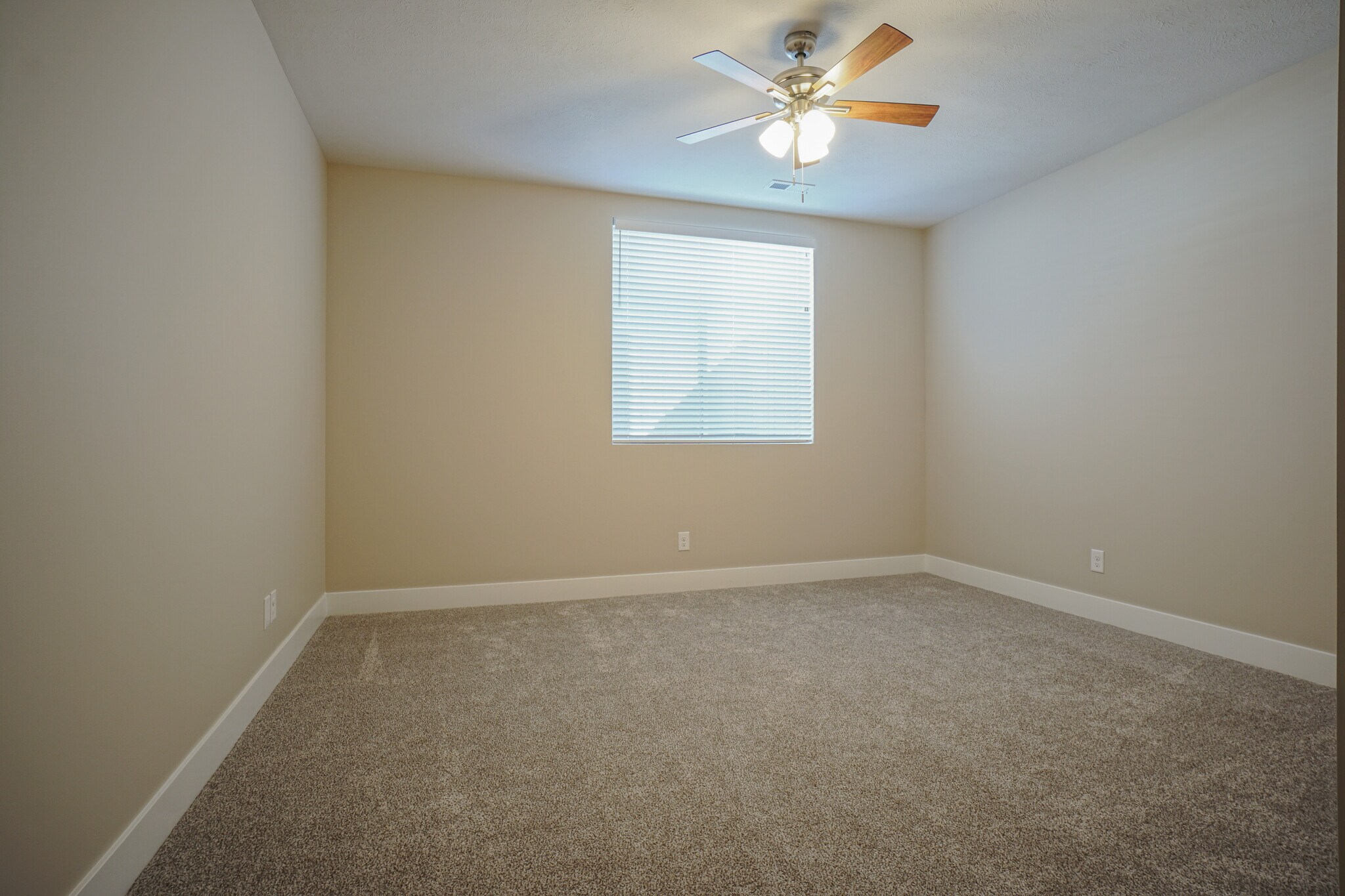 Building Photo - 8710 S 78th St