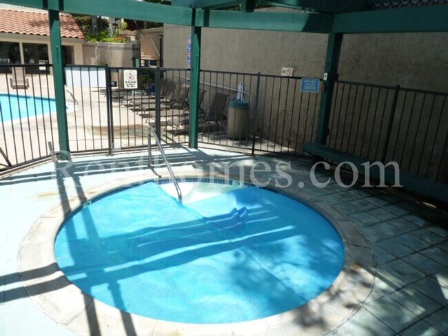 Building Photo - 6747 Friars Rd