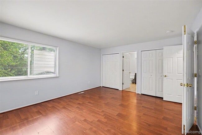 Building Photo - 12800 Daily Dr