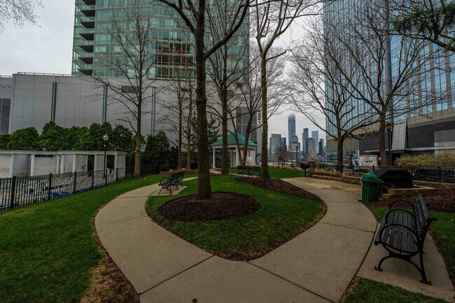 Building Photo - 20 2nd St