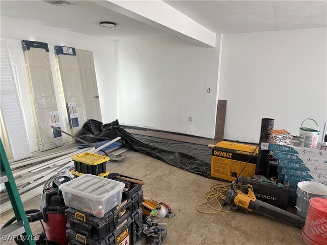 Building Photo - 5460 Bayshore Rd