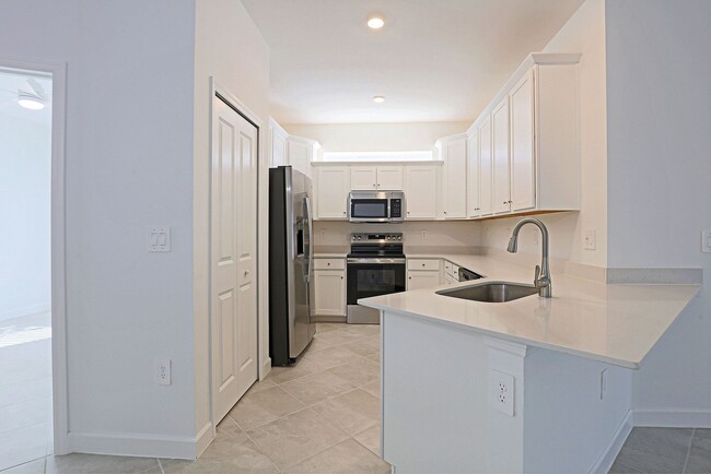 Building Photo - AVAILABLE NOW IN IBIS LANDING