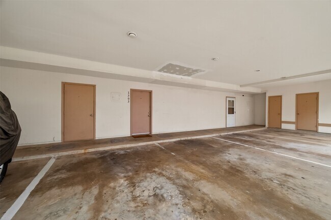 Building Photo - 1103 Dulles Ave