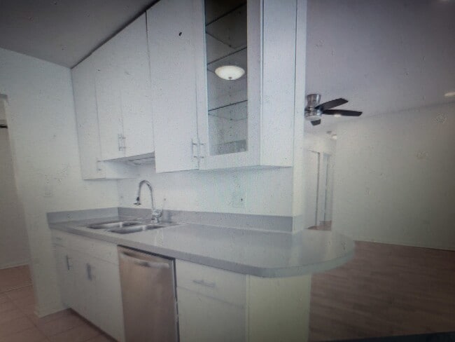 Primary Photo - 8440 Skokie Blvd