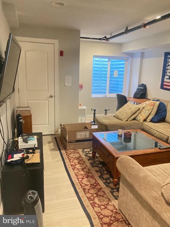 Building Photo - 1212 N Front St