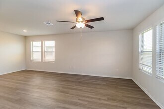 Building Photo - 10727 Sunlit St