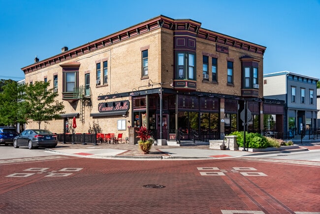 Building Photo - 405 La Fox River Dr