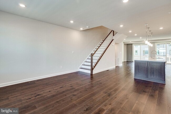 Building Photo - 43469 Grandmoore St