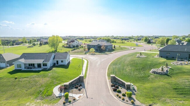 Building Photo - 5700 Island Ct