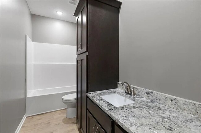 Building Photo - 135 Cedar Ct